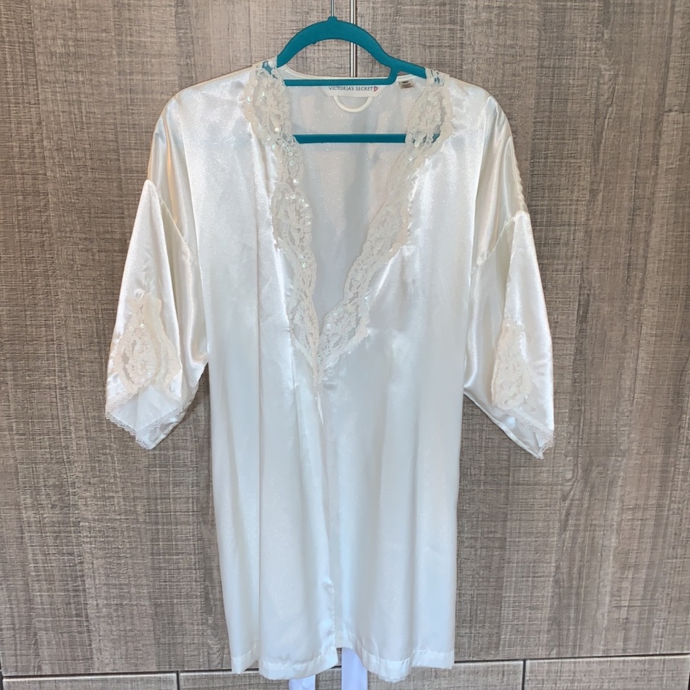 Victoria’s secret’s Satin Robe - Picture 4 of 14